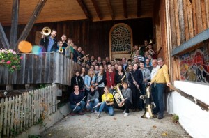 Gruppenbild von Teilnehmern und Dozenten