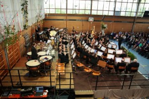 Das Symphonische Blasorchester eröffnete das Konzert.