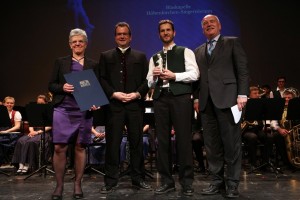 Preisübergabe: Marieluise Kolb, Florian Sepp, Konrad Sepp, Peter Winter