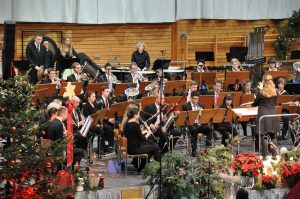 Den letzten Programmpunkt vor der Pause setzte das große Blasorchester,