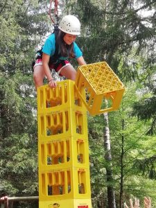 MON-Jugendcamp_2018_Getränkestapel