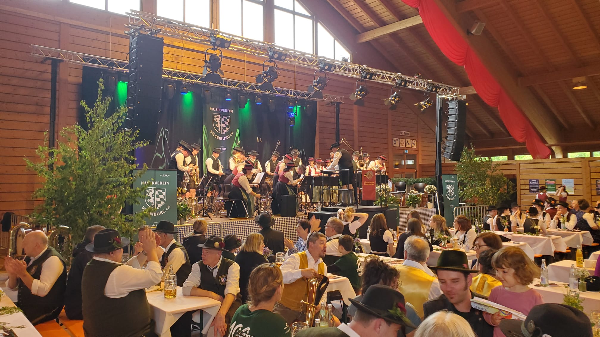 Bierzelt in Vilsbiburg.